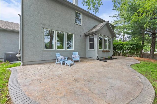 15964 W 160th Terrace, Olathe, KS 66062