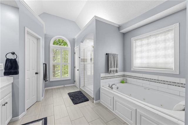 15964 W 160th Terrace, Olathe, KS 66062