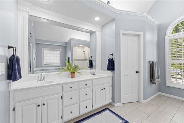 15964 W 160th Terrace, Olathe, KS 66062