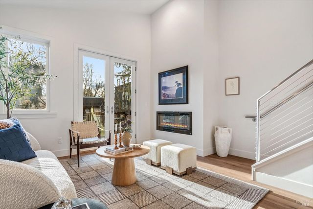 532 Grove St, Healdsburg, CA 95448