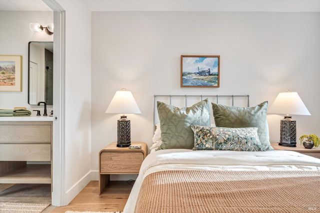 532 Grove St, Healdsburg, CA 95448