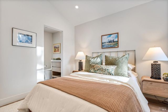 532 Grove St, Healdsburg, CA 95448