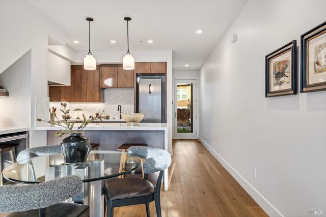 532 Grove St, Healdsburg, CA 95448