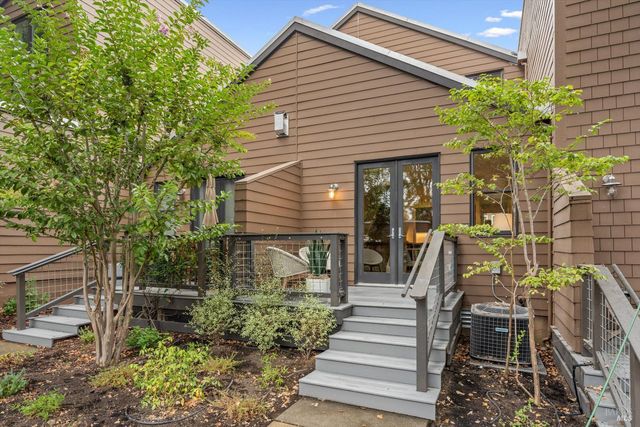 532 Grove St, Healdsburg, CA 95448