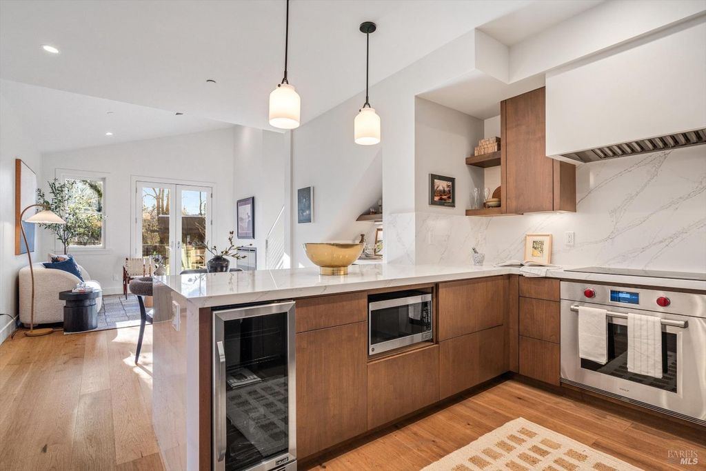 532 Grove St, Healdsburg, CA 95448