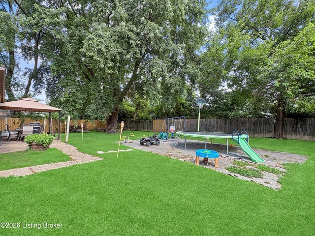 4906 Lesabre Dr, Louisville, KY 40216