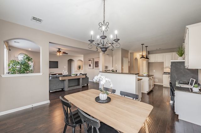 5545 Dunn Hill Drive, Fort Worth, TX 76137