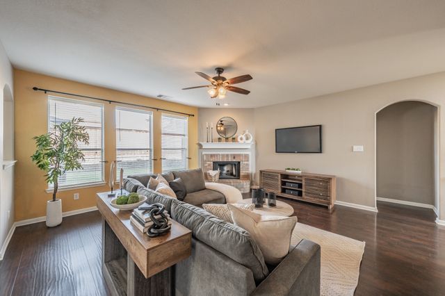 5545 Dunn Hill Drive, Fort Worth, TX 76137