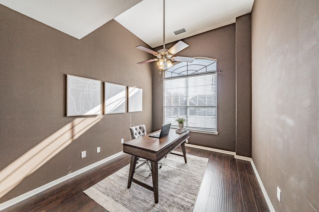 5545 Dunn Hill Drive, Fort Worth, TX 76137