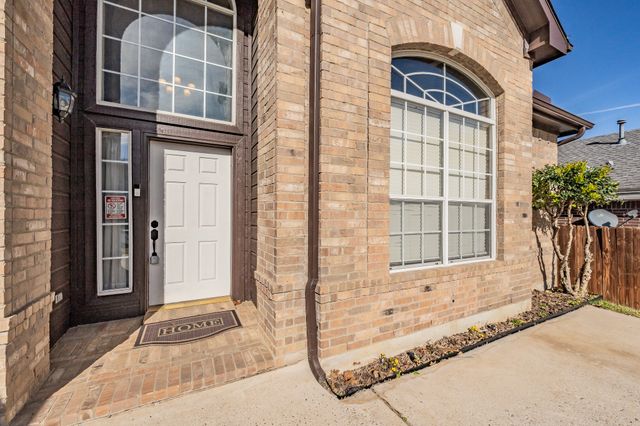 5545 Dunn Hill Drive, Fort Worth, TX 76137