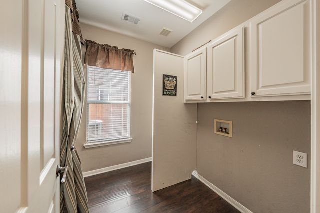 5545 Dunn Hill Drive, Fort Worth, TX 76137