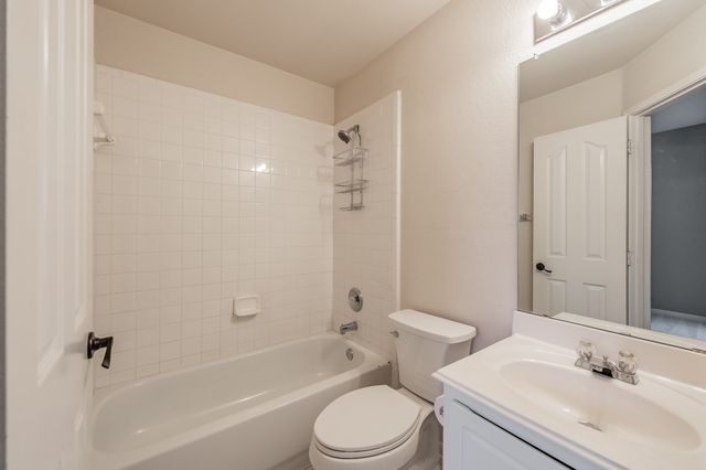 5545 Dunn Hill Drive, Fort Worth, TX 76137