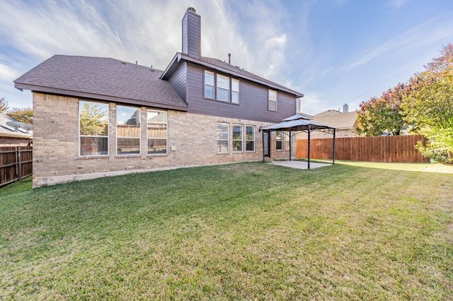5545 Dunn Hill Drive, Fort Worth, TX 76137