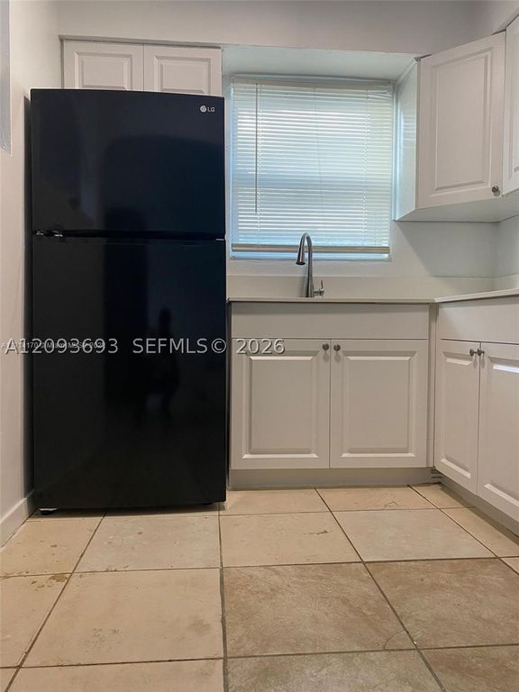 Image 3 of property listing at 1204 NE 5th Ave, Fort Lauderdale, FL 33304