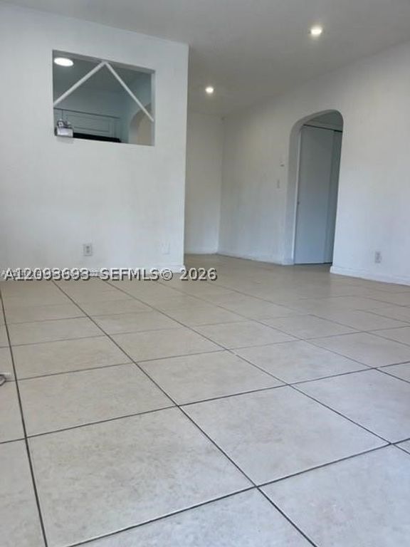Image 4 of property listing at 1204 NE 5th Ave, Fort Lauderdale, FL 33304