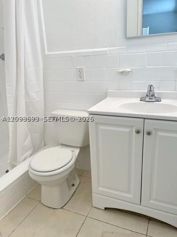 Image 8 of property listing at 1204 NE 5th Ave, Fort Lauderdale, FL 33304