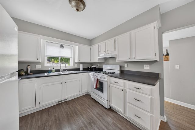 606 Melody Lane, Bentonville, AR 72712