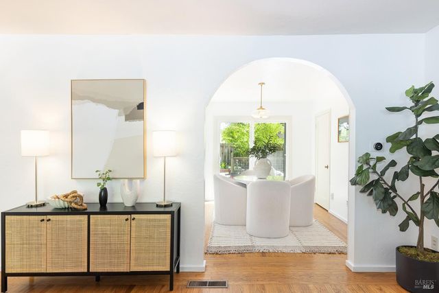 1828 Humboldt St, Santa Rosa, CA 95404