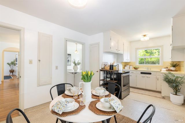 1828 Humboldt St, Santa Rosa, CA 95404