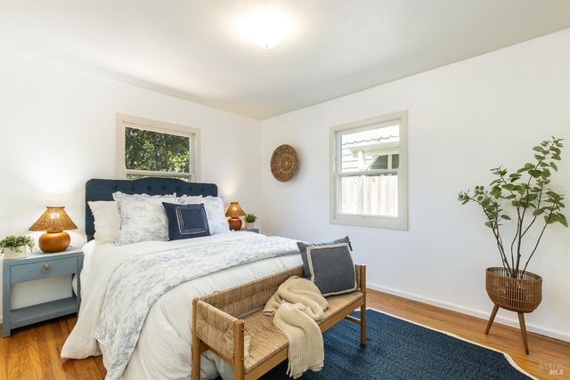 1828 Humboldt St, Santa Rosa, CA 95404