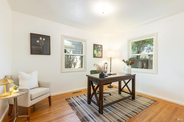 1828 Humboldt St, Santa Rosa, CA 95404