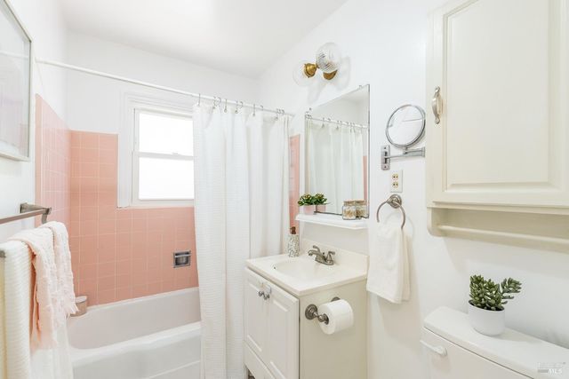 1828 Humboldt St, Santa Rosa, CA 95404