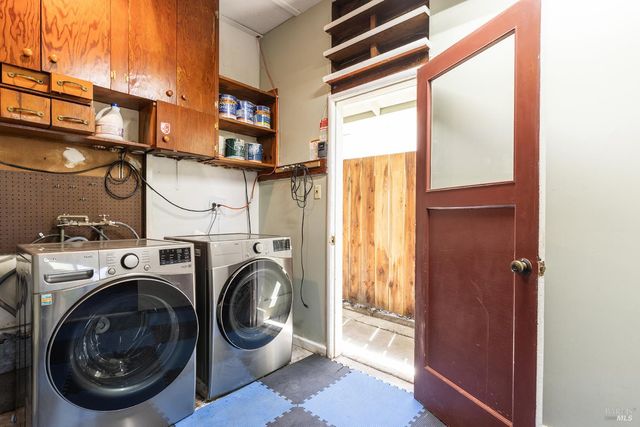 1828 Humboldt St, Santa Rosa, CA 95404