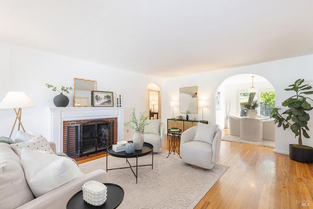 1828 Humboldt St, Santa Rosa, CA 95404