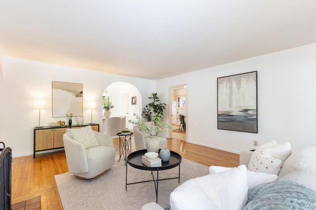 1828 Humboldt St, Santa Rosa, CA 95404