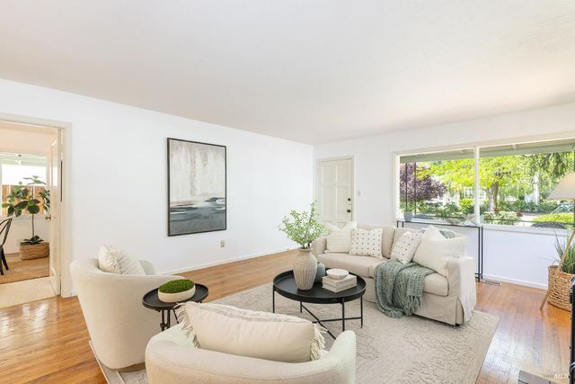 1828 Humboldt St, Santa Rosa, CA 95404