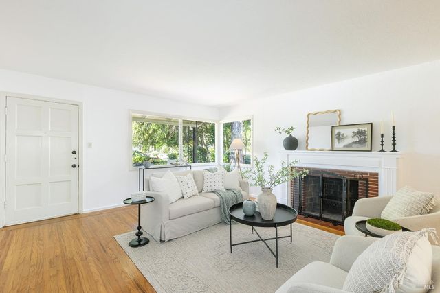 1828 Humboldt St, Santa Rosa, CA 95404