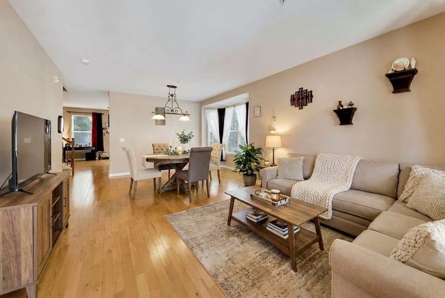 1050 Samantha Drive, Lake Zurich, IL 60047