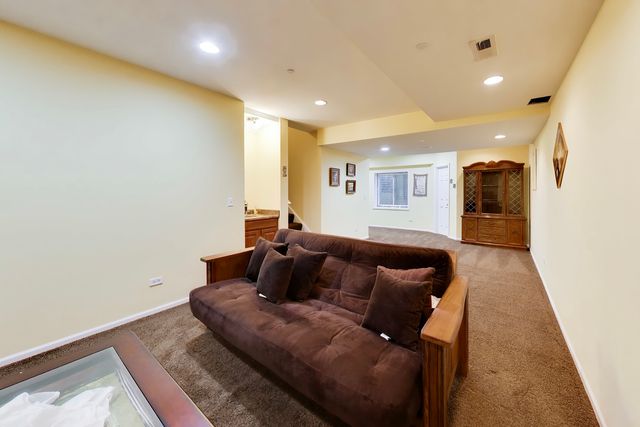 1050 Samantha Drive, Lake Zurich, IL 60047
