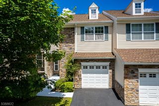 5 Pembrook Ln, Mount Olive Twp., NJ 07828