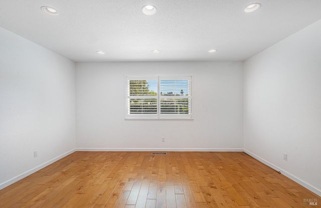 1323 Prentice Dr, Healdsburg, CA 95448