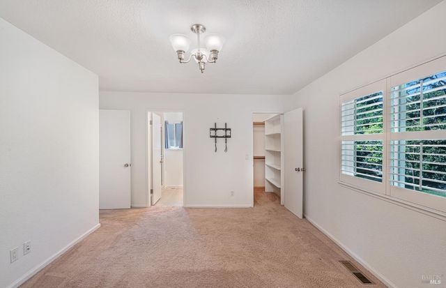 1323 Prentice Dr, Healdsburg, CA 95448