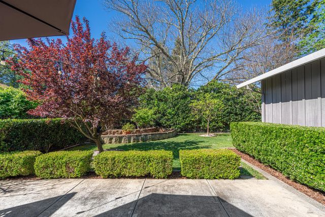 1323 Prentice Dr, Healdsburg, CA 95448