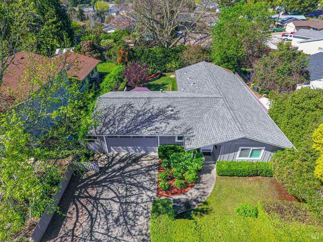 1323 Prentice Dr, Healdsburg, CA 95448