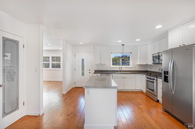 1323 Prentice Dr, Healdsburg, CA 95448