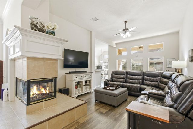 2105 Forest Glen Lane, Kemah, TX 77565