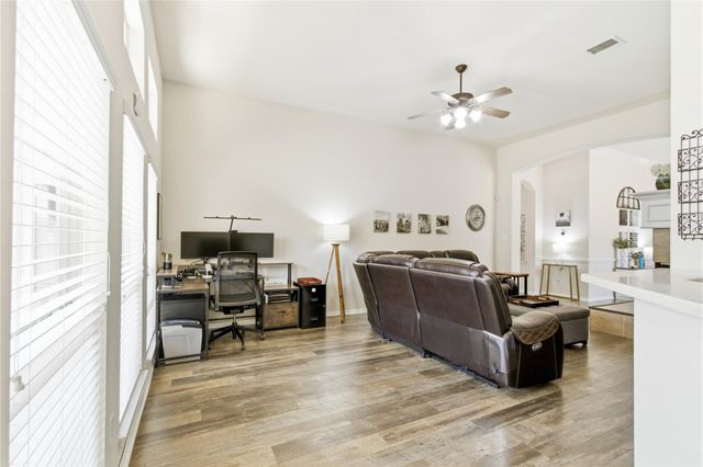 2105 Forest Glen Lane, Kemah, TX 77565