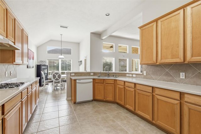 2105 Forest Glen Lane, Kemah, TX 77565