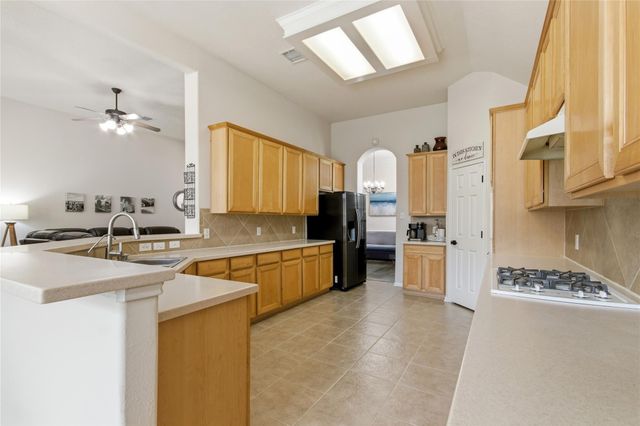 2105 Forest Glen Lane, Kemah, TX 77565