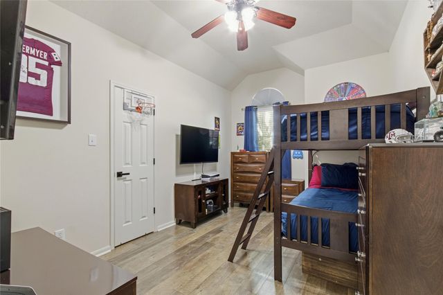 2105 Forest Glen Lane, Kemah, TX 77565