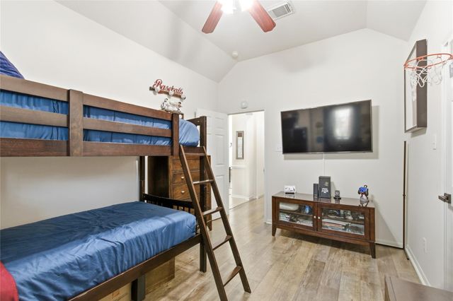 2105 Forest Glen Lane, Kemah, TX 77565