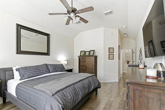 2105 Forest Glen Lane, Kemah, TX 77565