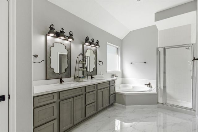 2105 Forest Glen Lane, Kemah, TX 77565