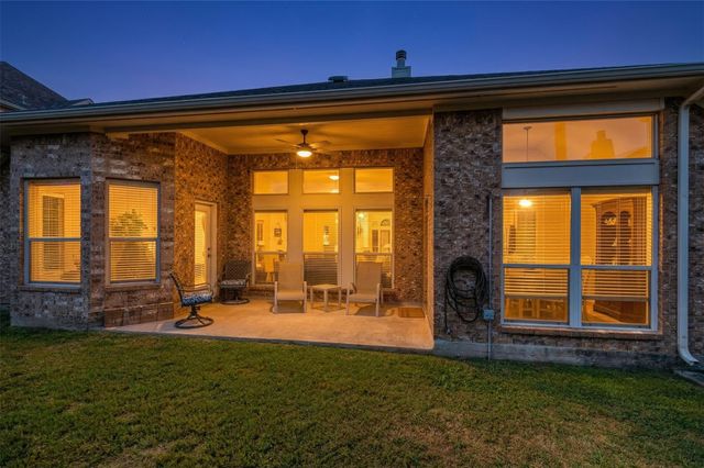 2105 Forest Glen Lane, Kemah, TX 77565