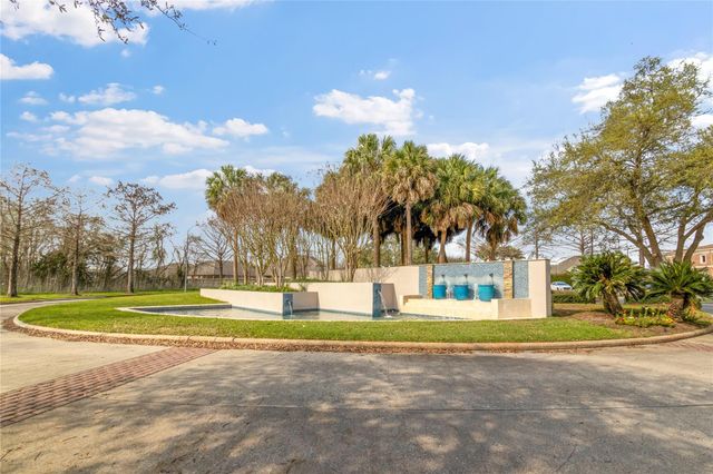 2105 Forest Glen Lane, Kemah, TX 77565