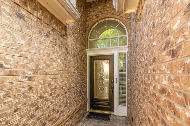 2105 Forest Glen Lane, Kemah, TX 77565